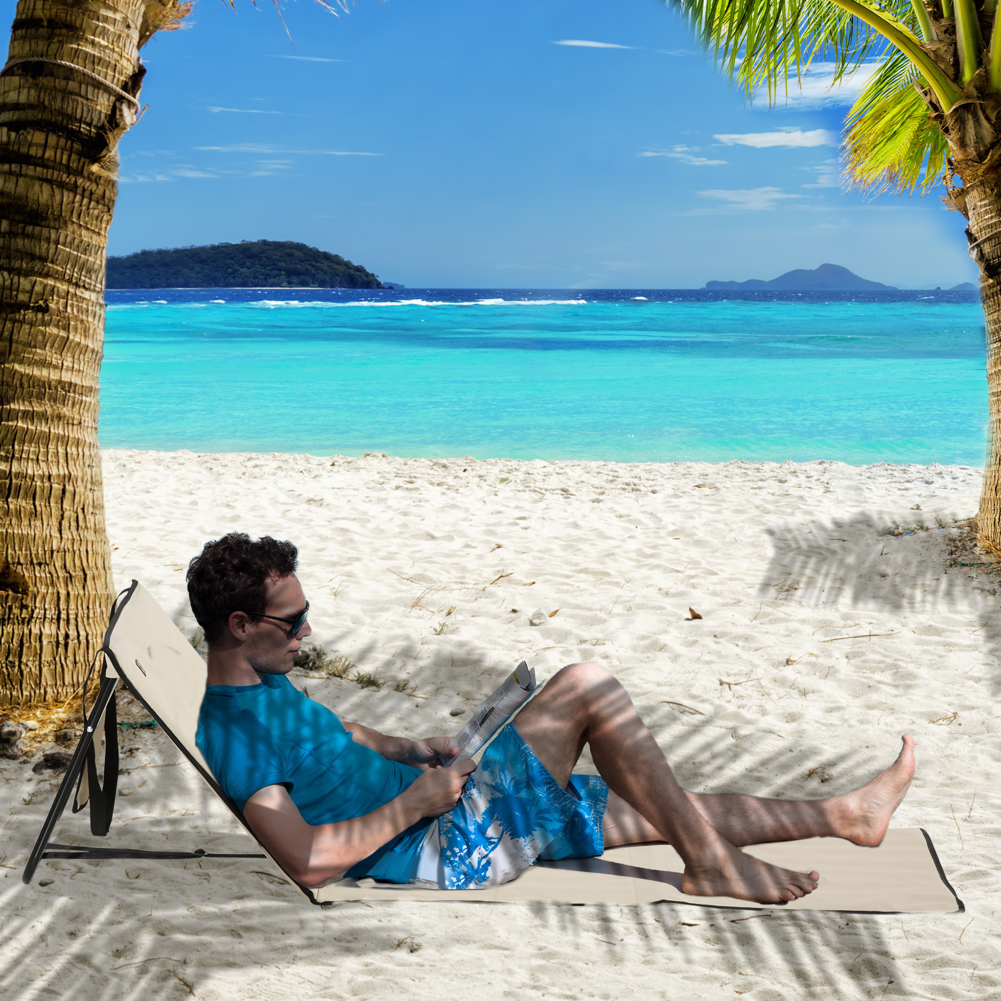 Outsunny Strandliege, klappbar, verstellbare Rücklehne, Seitentasche, weiche Polsterung, Stahlrahmen, Beige, 142x51x40cm