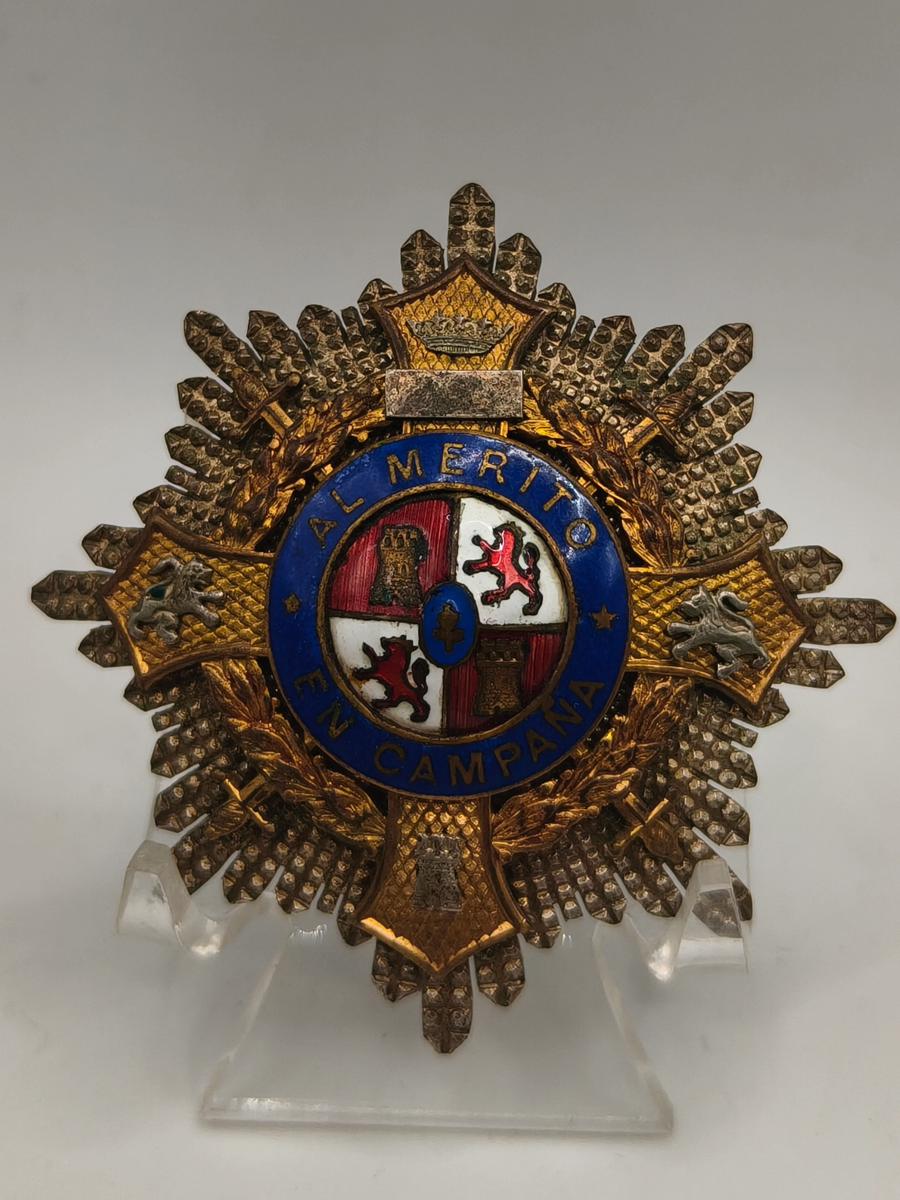 Cruz de Guerra Leones Rojos Modelo Castells
