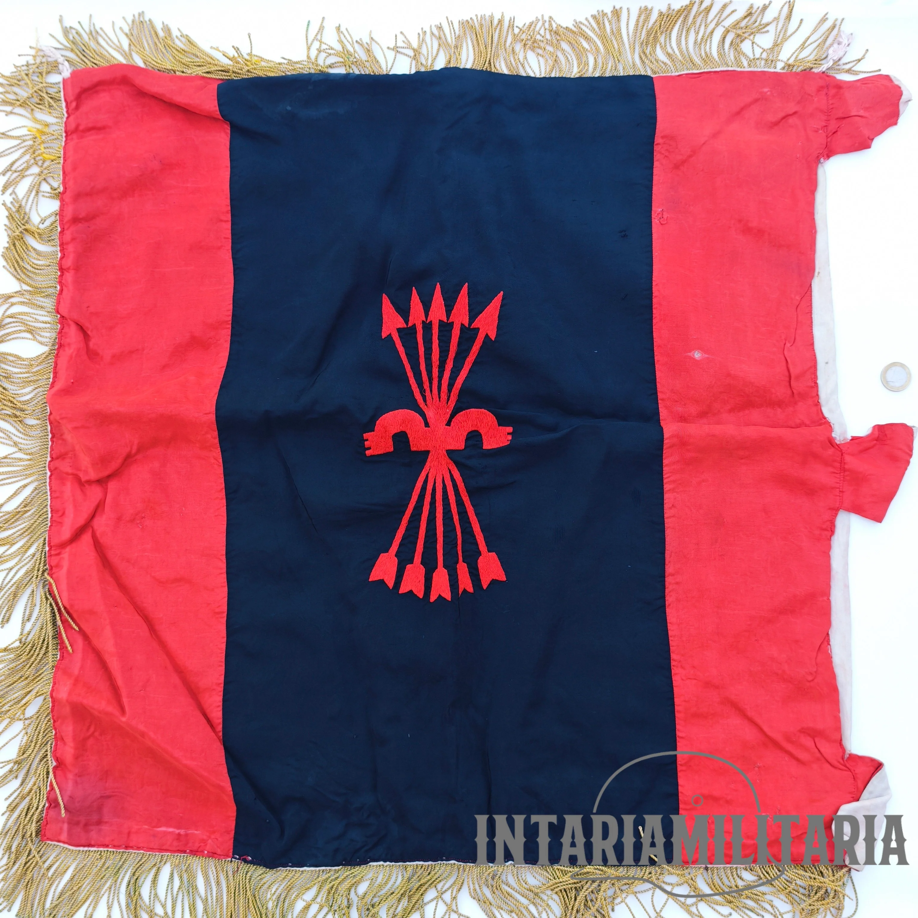 Bandera de Falange centuria almog��vares. ��poca Franco