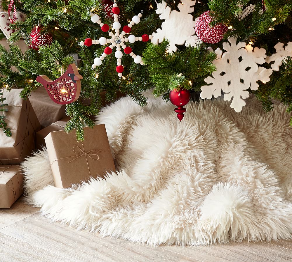 Luxe Faux Fur Tree Skirt   tiaotiao