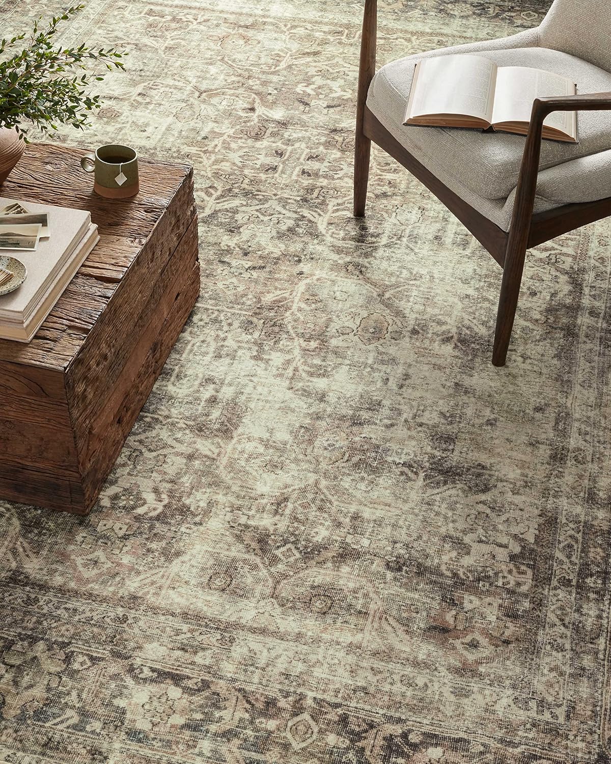 Loloi Magnolia Home by Joanna Gaines Sinclair Collection SIN-01 Pebble/Taupe 7'-6