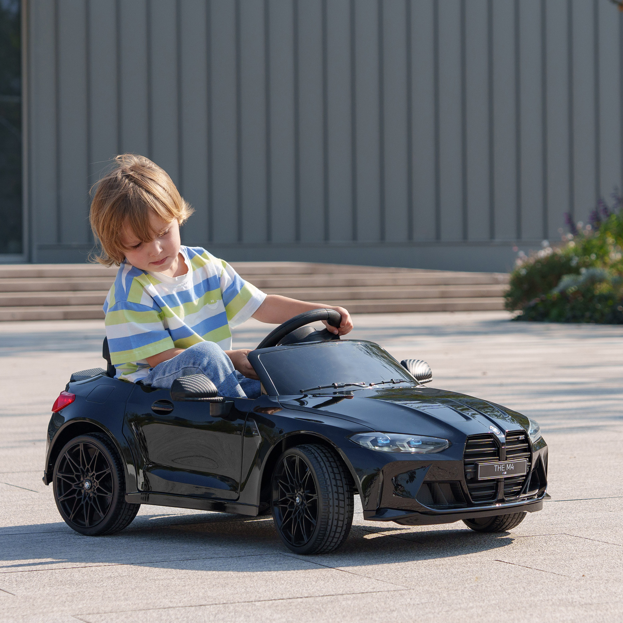 AIYAPLAY Elektro Kinderauto BMW M4, Sound & Licht, 3-5 km/h, inkl. Fernsteuerung, für 3-5 Jahre, Schwarz