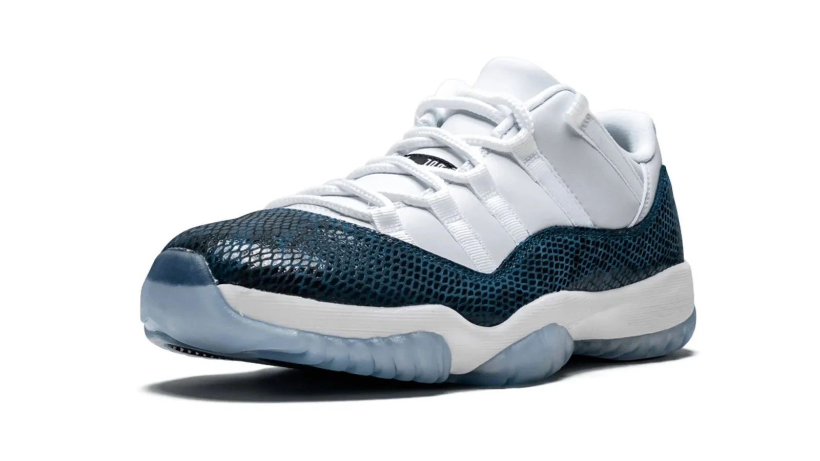 Air Jordan 11 Retro Low LE 