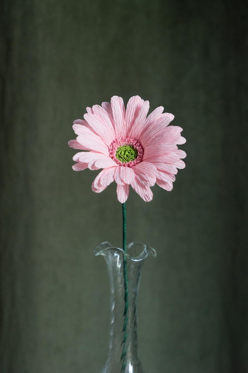 Flores de papel crepé, gerbera, flor realista, decoración hecha a mano