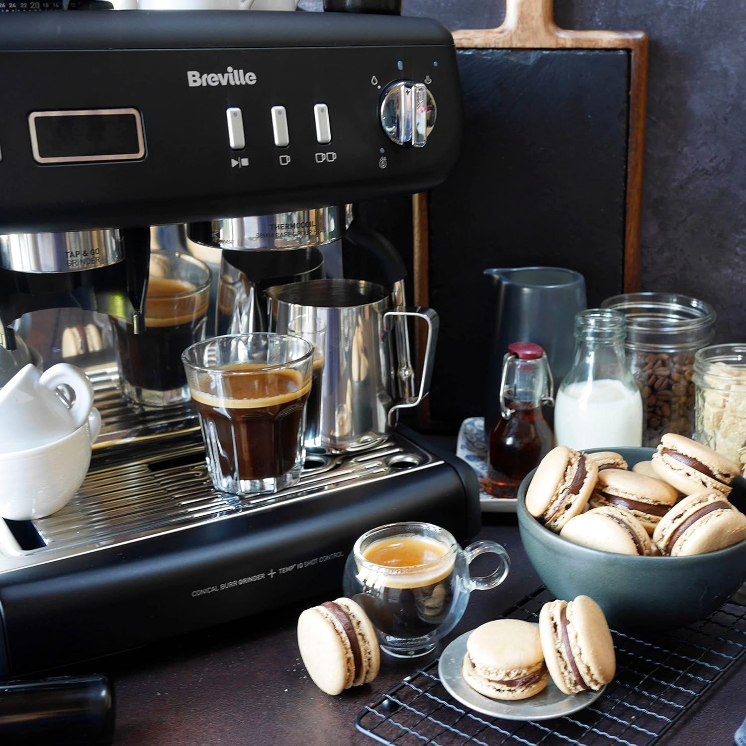 Breville Barista Max Siebträgermaschine | Espressomaschine/Kaffeemaschine mit integriertem Mahlwerk und Milchaufschäumer| 2,8-l-Wasserbehälter | Italienische Pumpe mit 15 Bar | Edelstahl [VCF126X]