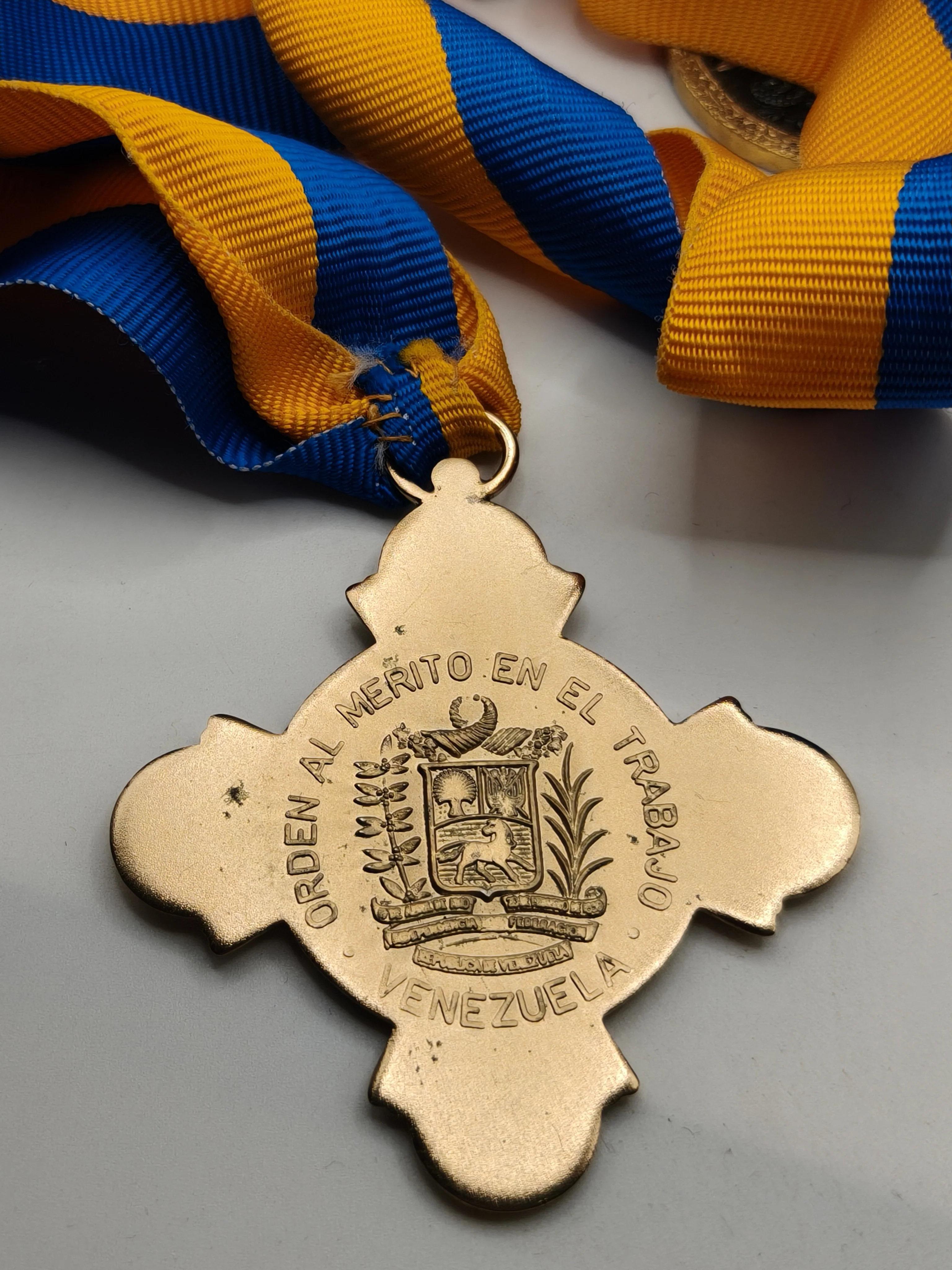 Medalla orden m��rito en el trabajo. Venezuela.