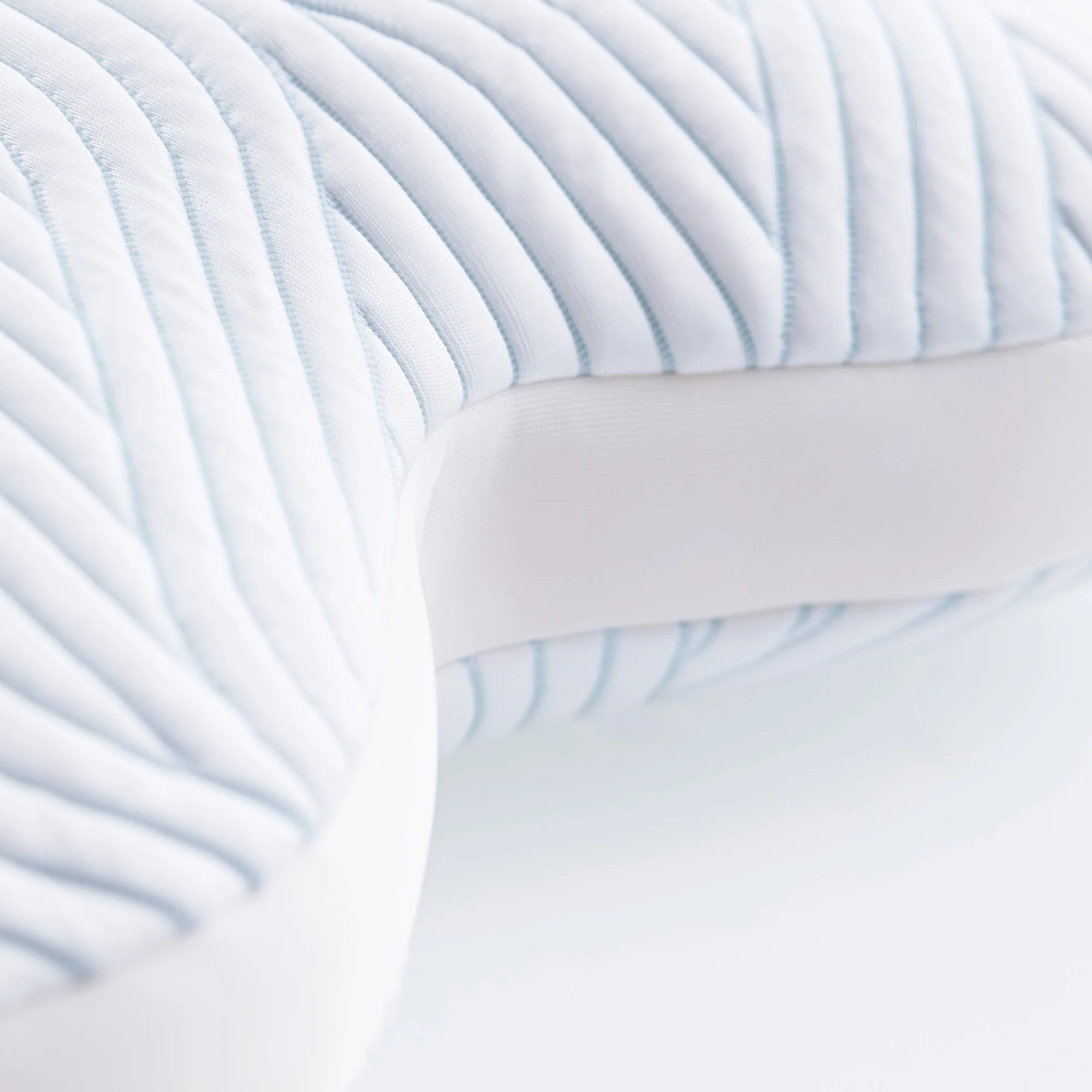 Cuscino da letto TEMPUR All-Around – Ottimizzato per chi dorme a pancia, lato e schiena – Con tecnologia SmartCool e Advanced Microfibre – Dimensioni 60 x 50 cm / 56 x 48 cm