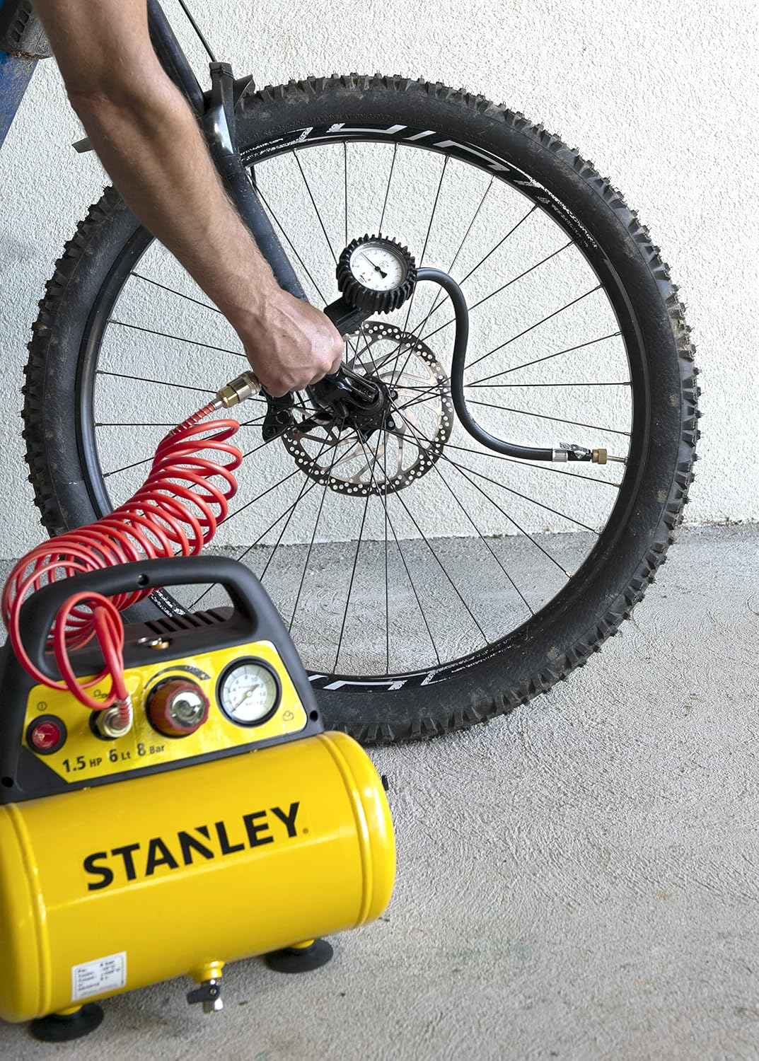 STANLEY D 200 Compressore 6 Lt 1,5Hp, Pressione Max 8 Bar/116 Ps, Rumorosità 97 Db, 38 x 38 x 35 cm, 9 Kg