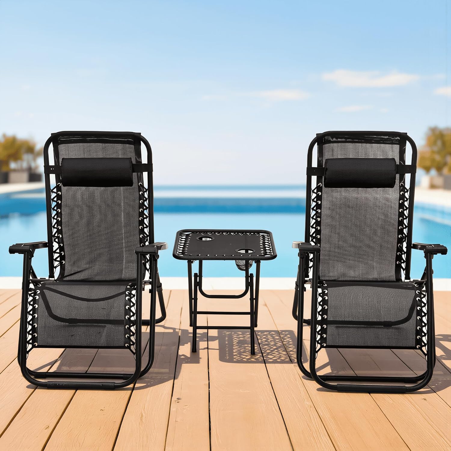 Set 2 Sdraio Zero Gravity con Tavolino 3 Pezzi – Sedia Reclinabile Pieghevole in Textilene Nero – Schienale Bloccabile – Struttura Acciaio – Portata 120 kg – Arredo Giardino Terrazzo Piscina
