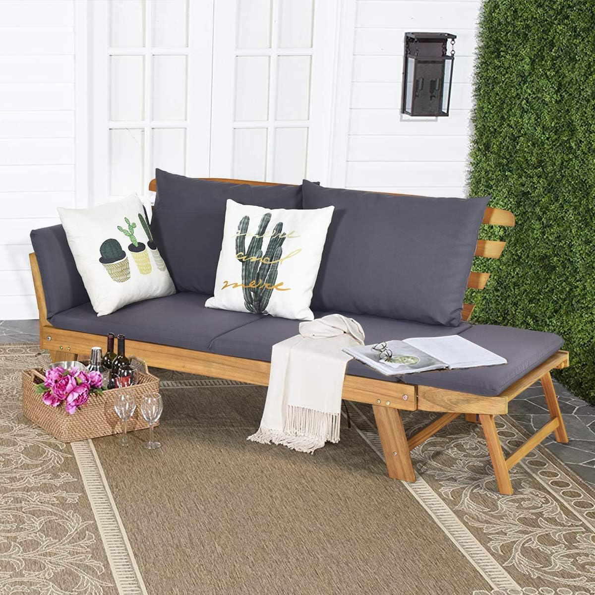 GIANTEX Gartenbank mit Liegefunktion, Gartensofa mit klappbaren Seitenlehnen, Balkonbank mit Auflagen, Sitzbank Outdoor aus Akazienholz, Loungesofa 3-Sitzer, Liegesofa für Balkon Garten Terrasse | 3-in-1-Design