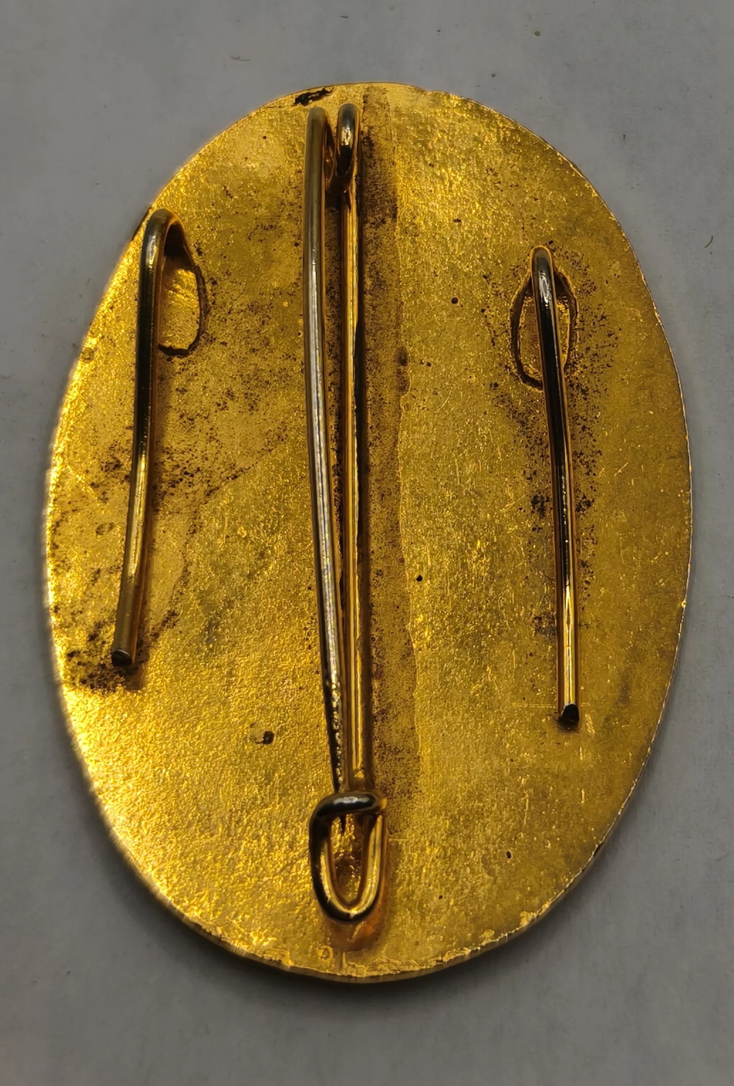Spanish Red cross Badge. Franco's period.