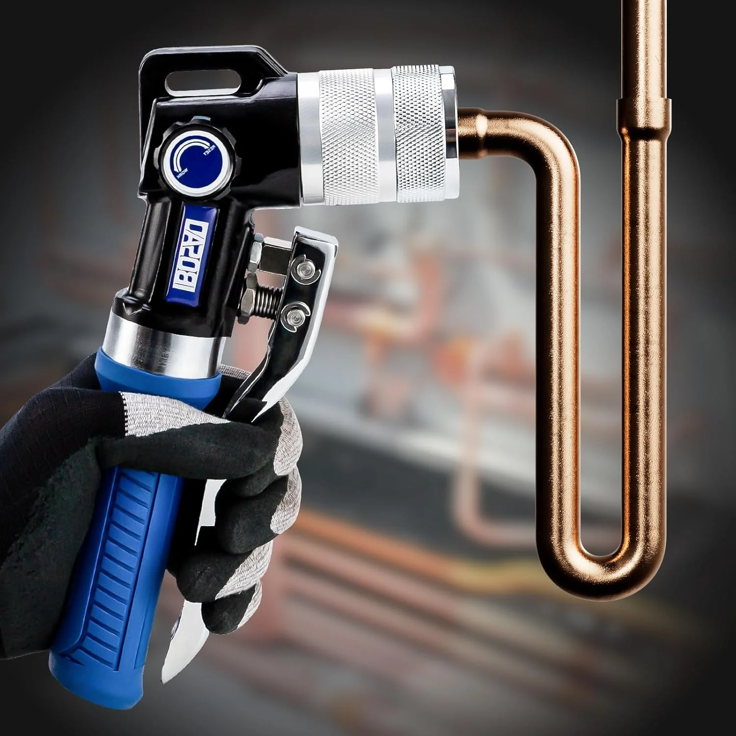 Hydraulic tube expanding tool kit, used to expand 3/8-inch copper tubes to 1-1/8 inches.