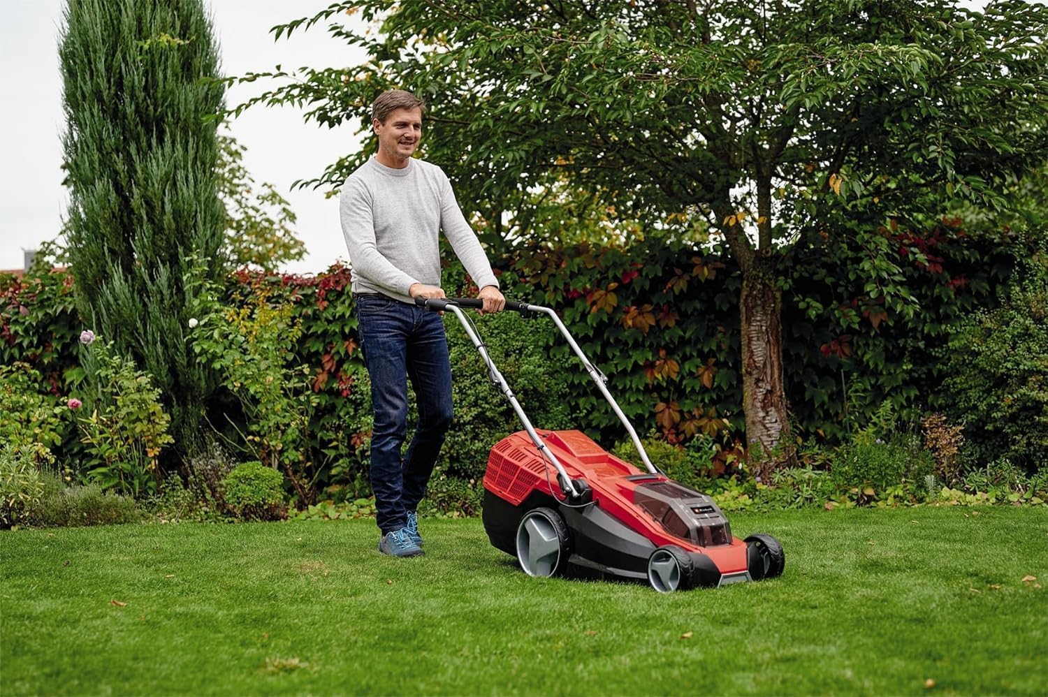 Akku-Rasenmäher GE-CM 36/43 Li M-Solo, 36 V, 43 cm Schnittbreite, 63 L Fangbehälter, für Rasenflächen bis 600 m², ohne Akku und Ladegerät