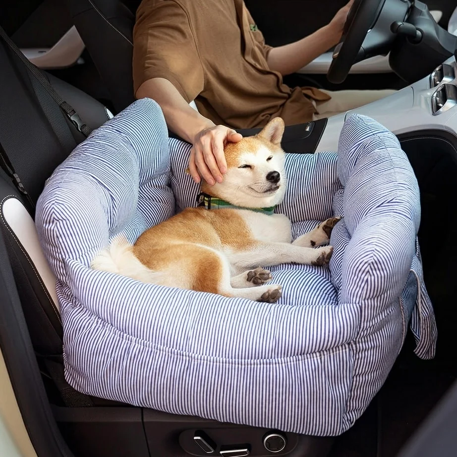 Dog Booster Car Seat �C Adjustable Harness & Semi-Enclosed Design