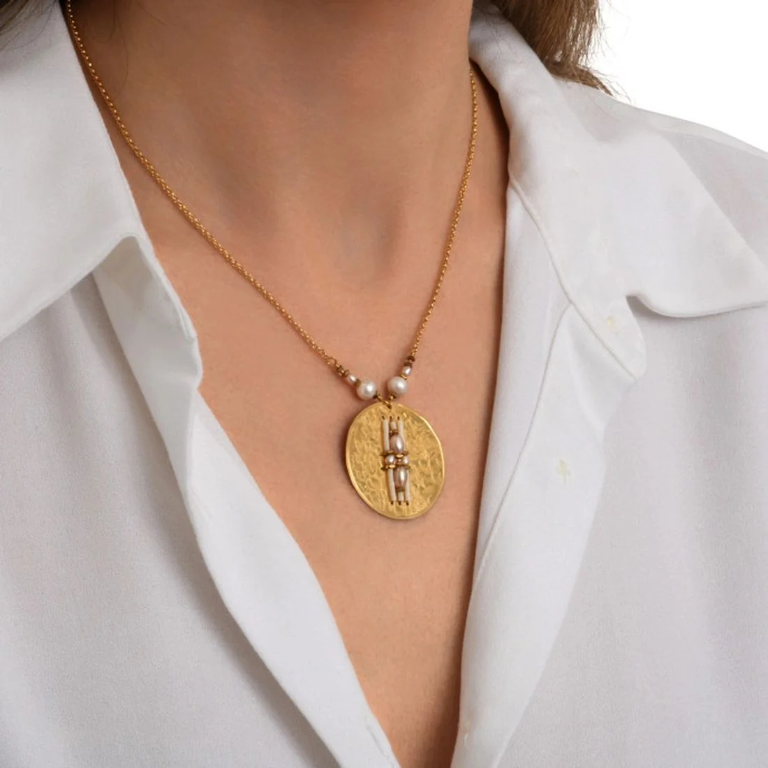 Collana con pendente Satellite dorata con perle bianche DAK48/PE