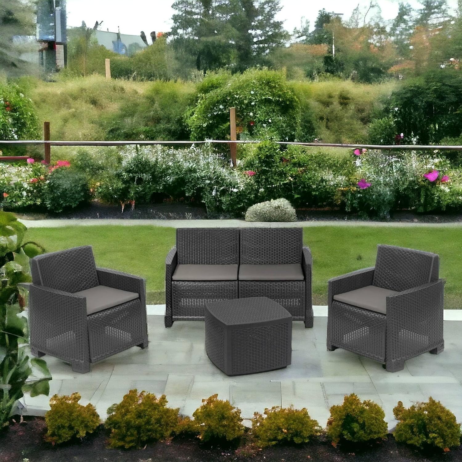Dmora Set Salotto da Esterno Peschici,con 2 poltrone, 1 Divano e 1 tavolino, Effetto Rattan, 100% Made in Italy, Antracite, Pelle. Materiale, Medio