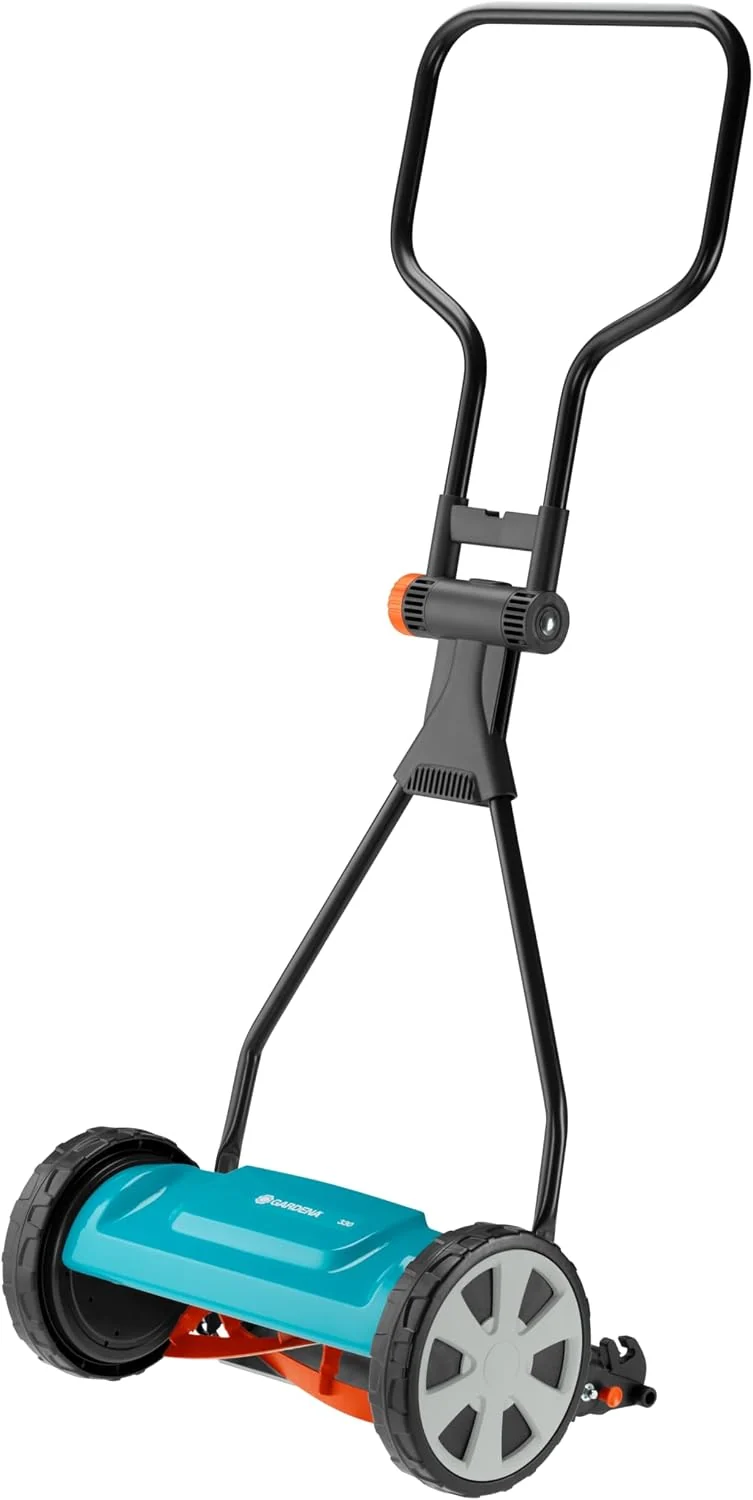 Gardena Classic Spindelmäher 330: Handrasenmäher mit 33cm Arbeitsbreite für bis zu 150 m² Rasenfläche, Messerwalze aus Qualitätsstahl