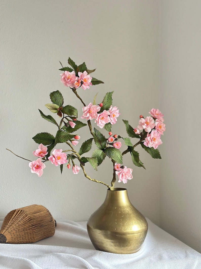 Flores de papel crepé, ramas de cerezo rosadas, decoración Sakura