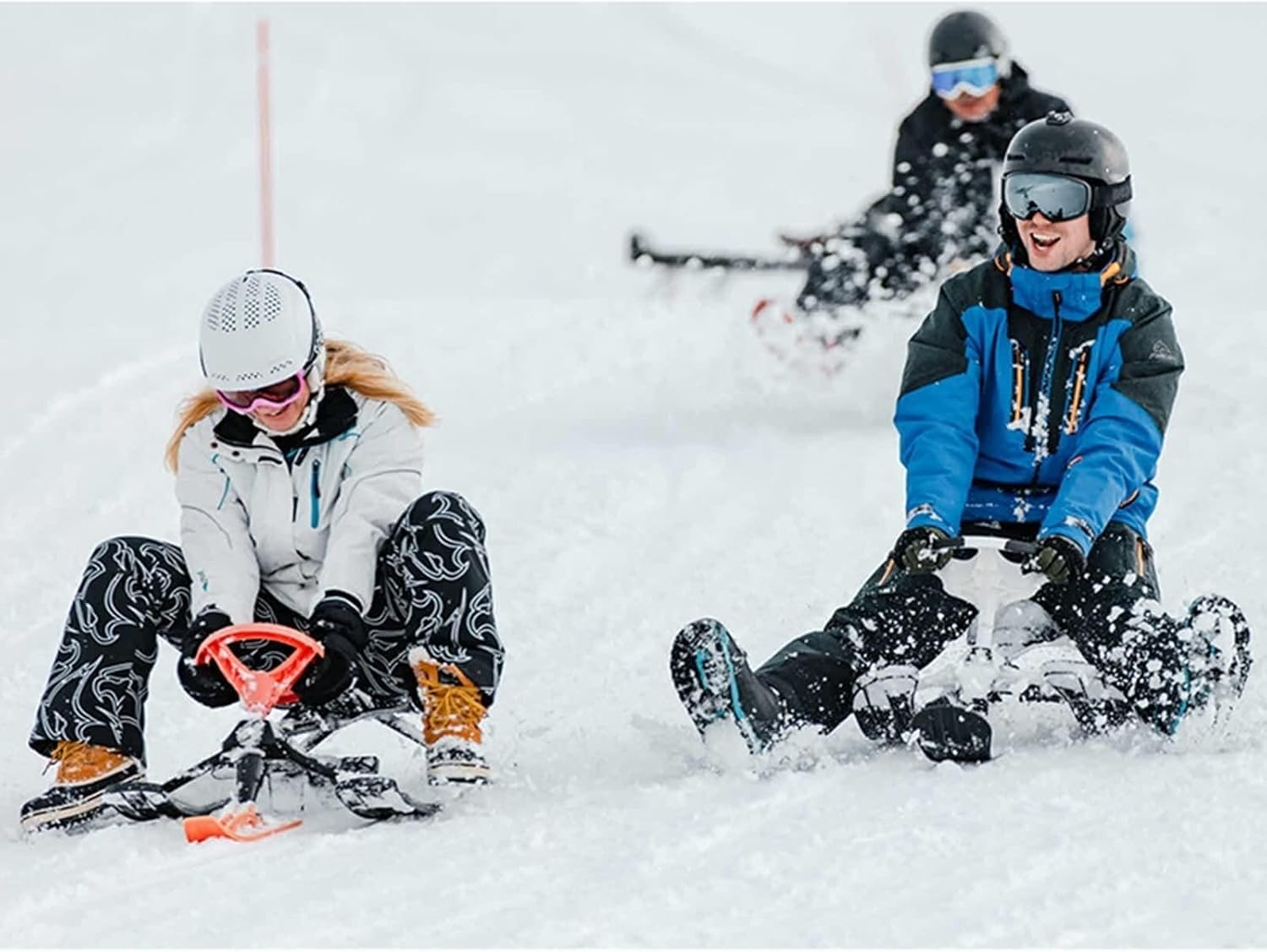 Schwerlast-Schneeschlitten mit Stahlrahmen für Erwachsene – Renn-Fliegenschlitten für Winterspaß | Trägt bis zu 80 kg | Maße 120 x 50 x 44 cm