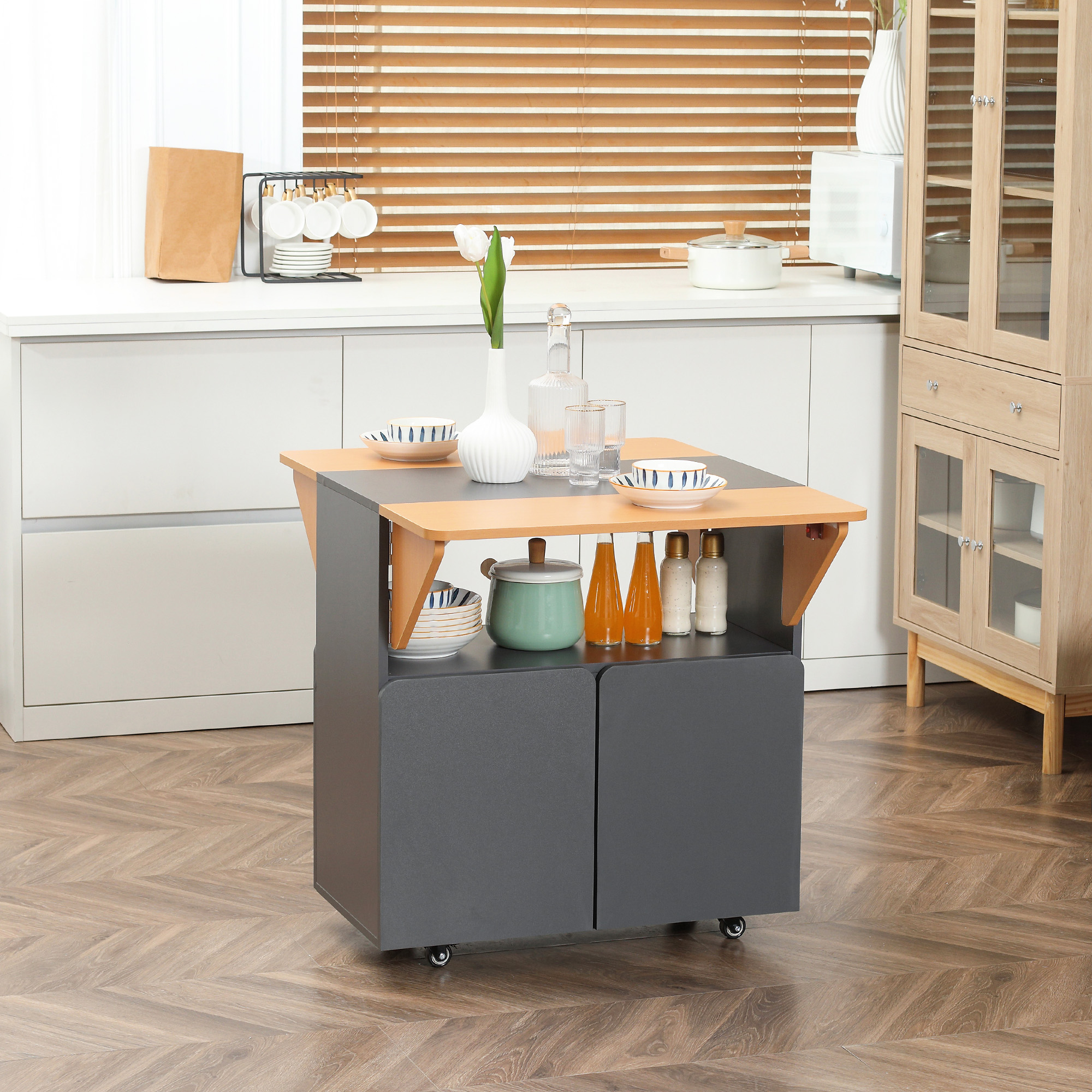 HOMCOM Klappbarer Platzspartisch für maximal 4 Personen mit 4 Rollen, Versteckter Regaleinheit und Schrank mit Türen, 70x83x75 cm