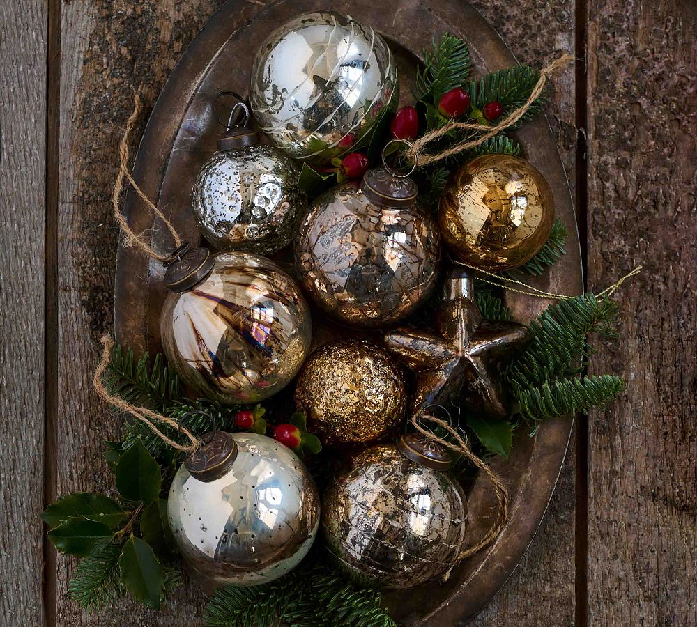 Mouth Blown Round Ornaments   Set of 4   tiaotiao