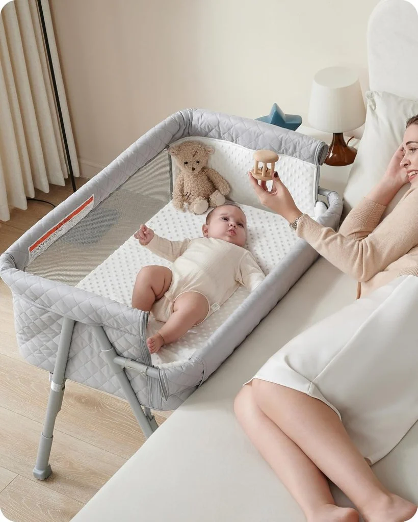 Bassinet Bedside Sleeper, Baby Crib for Newborn, Baby Bassinets Bedside Sleeper with 4 Auto-Lock & Adjustable Height, Breathable Mesh & Mattress