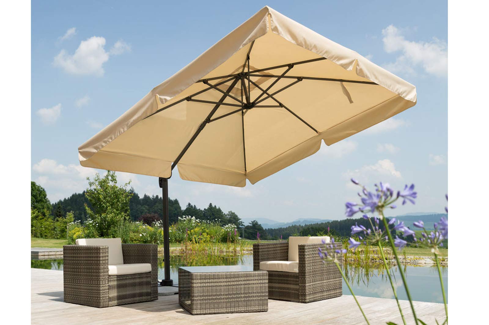 Sonnenschirm quadratisch 300 x 300 cm mit Alu/Stahl-Gestell, UV-Schutz 50+, Polyester natur, inkl. Schutzhülle und Plattenständer