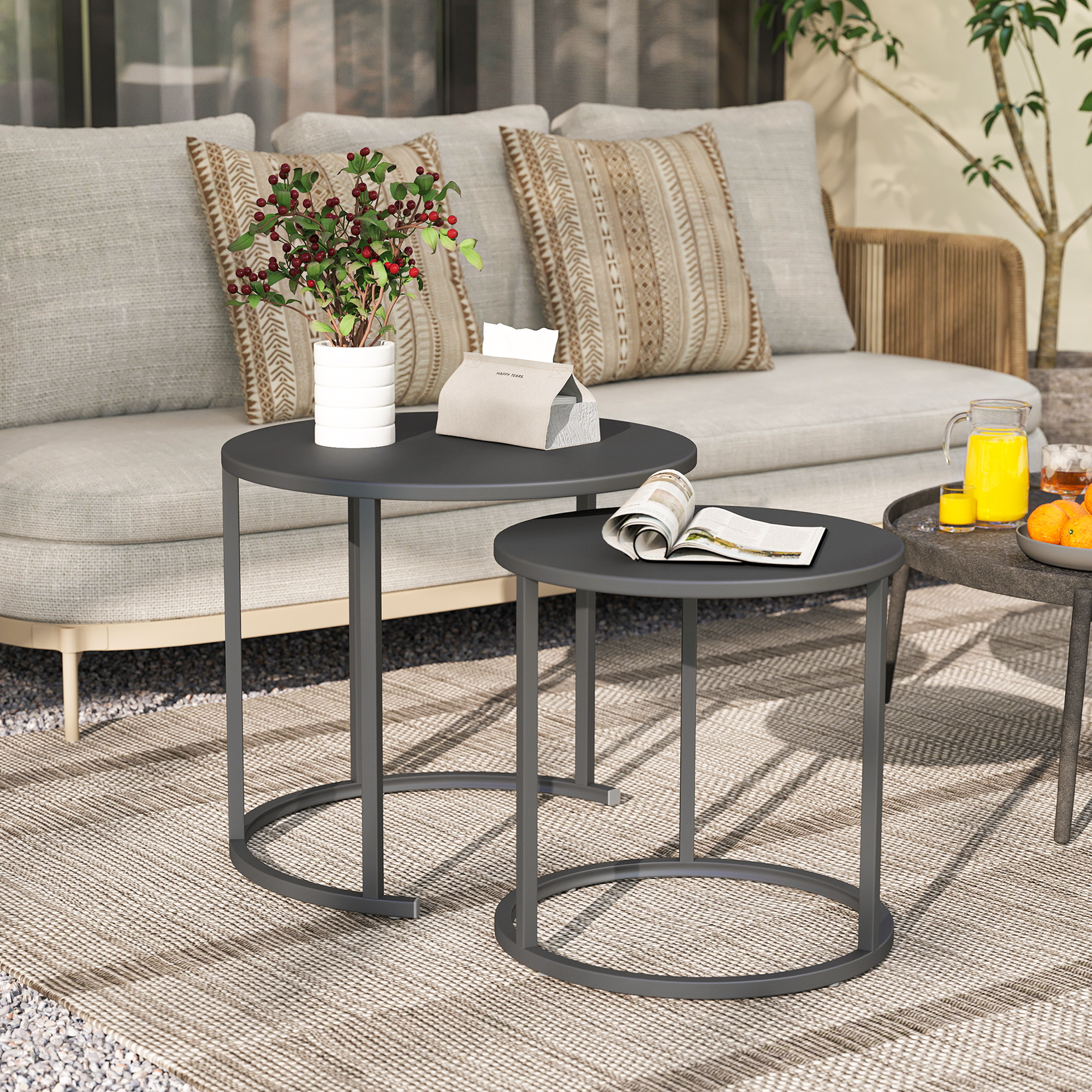 Outsunny 2er Set Beistelltisch Stapelbar Gartentisch Rund wetterfest Balkontisch aus Stahl platzsparend Dunkelgrau