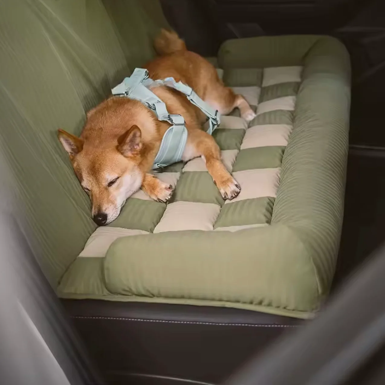 Large Dog Car Seat Bed �C Waterproof & Bolstered with Anti-Slip Base
