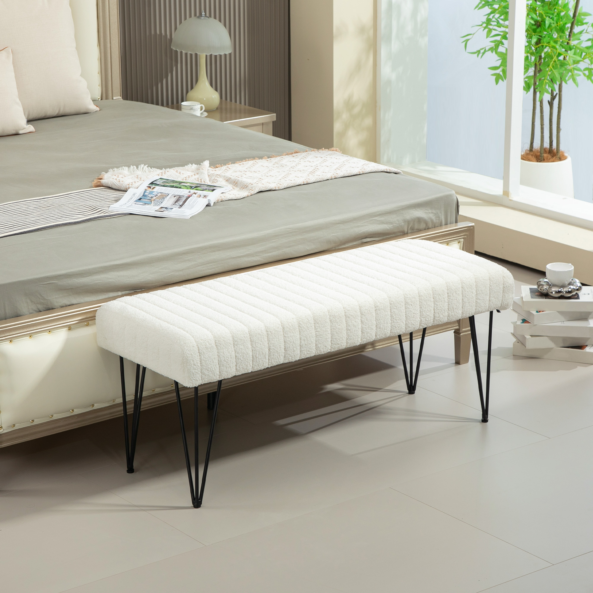 HOMCOM Bettbank aus weißem Bouclé-Stoff mit schwarzen Haarnadelbeinen 118,5L x 46B x 49,5H cm Creme