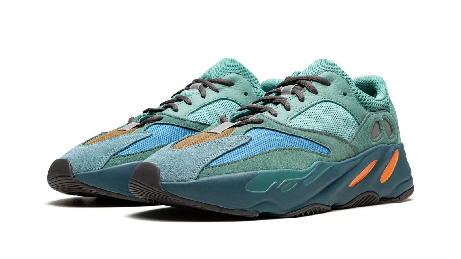 YEEZY BOOST 700 