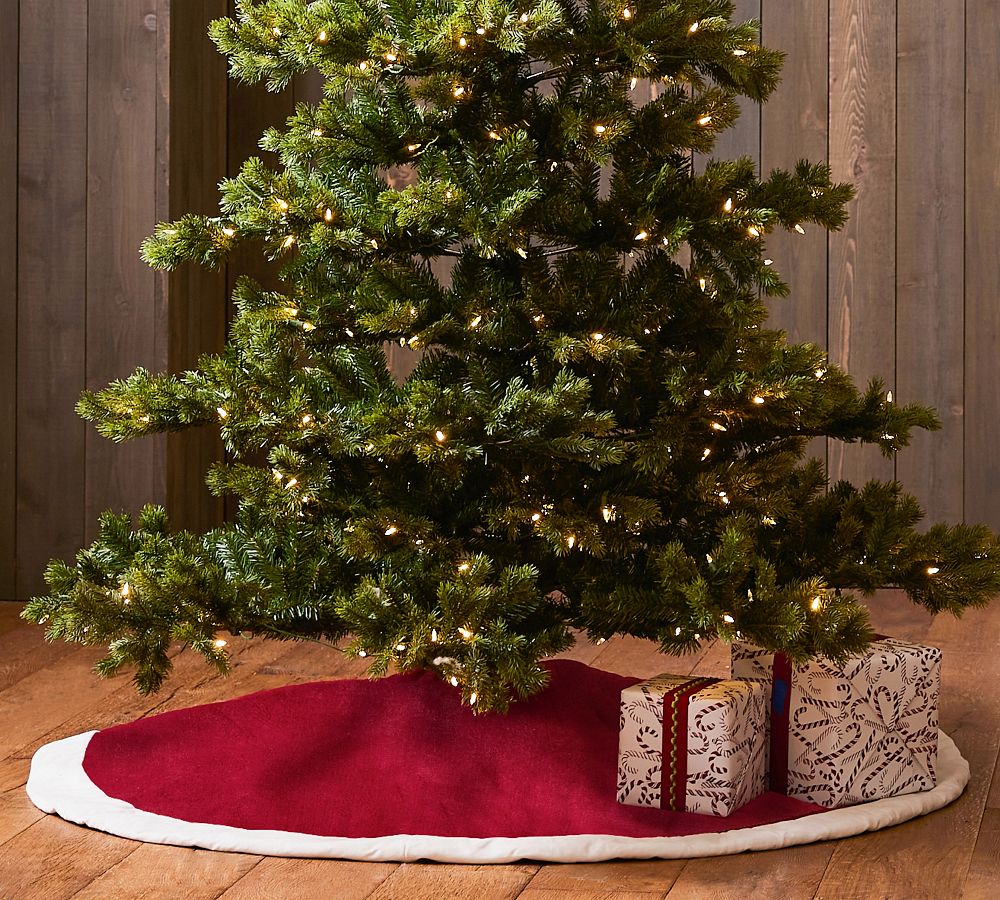 Classic Velvet Tree Skirt   tiaotiao