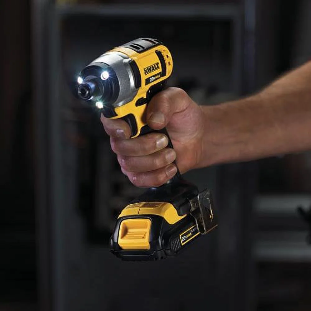 2025 DEWALT 20V MAX Combo Kit Boormachine/Draadloze Slagmoersleutel met (2) 20V 1,3Ah Batterijen, Lader en Tas DCK240C2