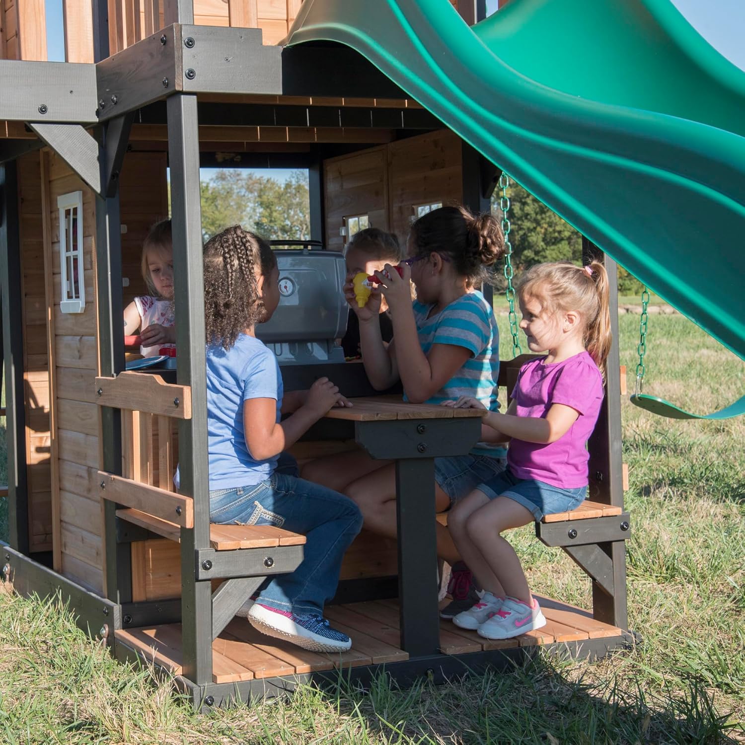 Backyard Discovery Canyon Creek cederhouten schommelset met golvende glijbaan, clubhuis, speelkeuken, picknickplaats, schommels met gordel, webschommel, klimwand, balkons, speelhuis, trapladder, buitenspeeltoestel