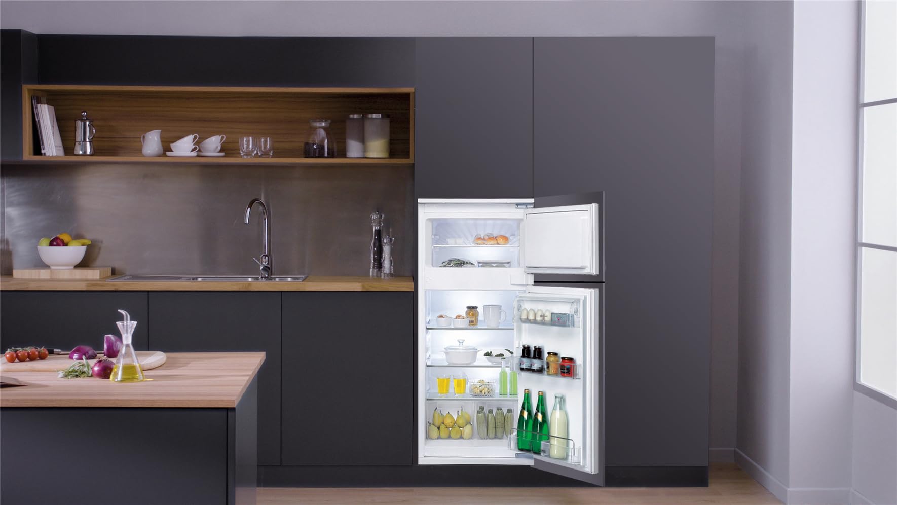 Einbau-Kühl-Gefrierkombination 173 l, elektronische Temperaturregelung, Abtauautomatik und LED-Beleuchtung, 36 dB, wechselbarer Türanschlag
