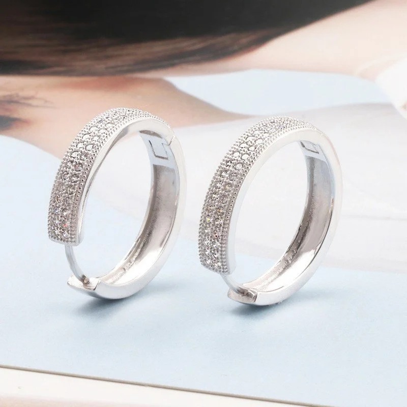 Postriebrené kruhové náušnice so zirkónmi Shiny Hoops – Eurocharms