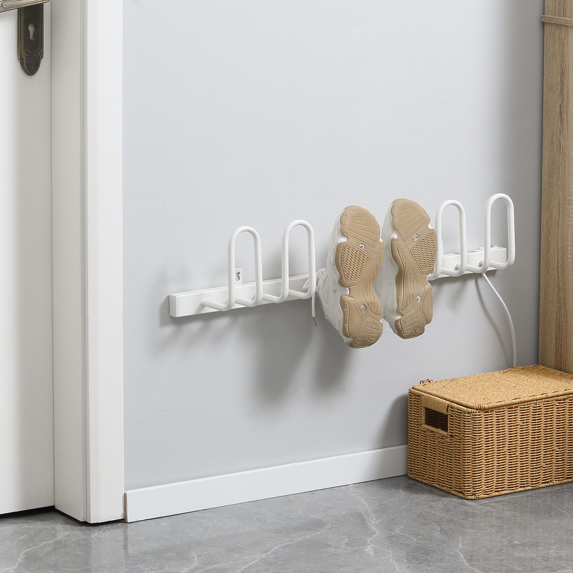 HOMCOM Schuhtrockner, elektrisch, Temperatur bis 55° C, Wandmontage, Stahl, weiß, 76 x 13 x 17cm