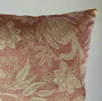 Rosa and Crema Cushion �C Feather Filled | 40 x 40 cm | Classical European Elegance
