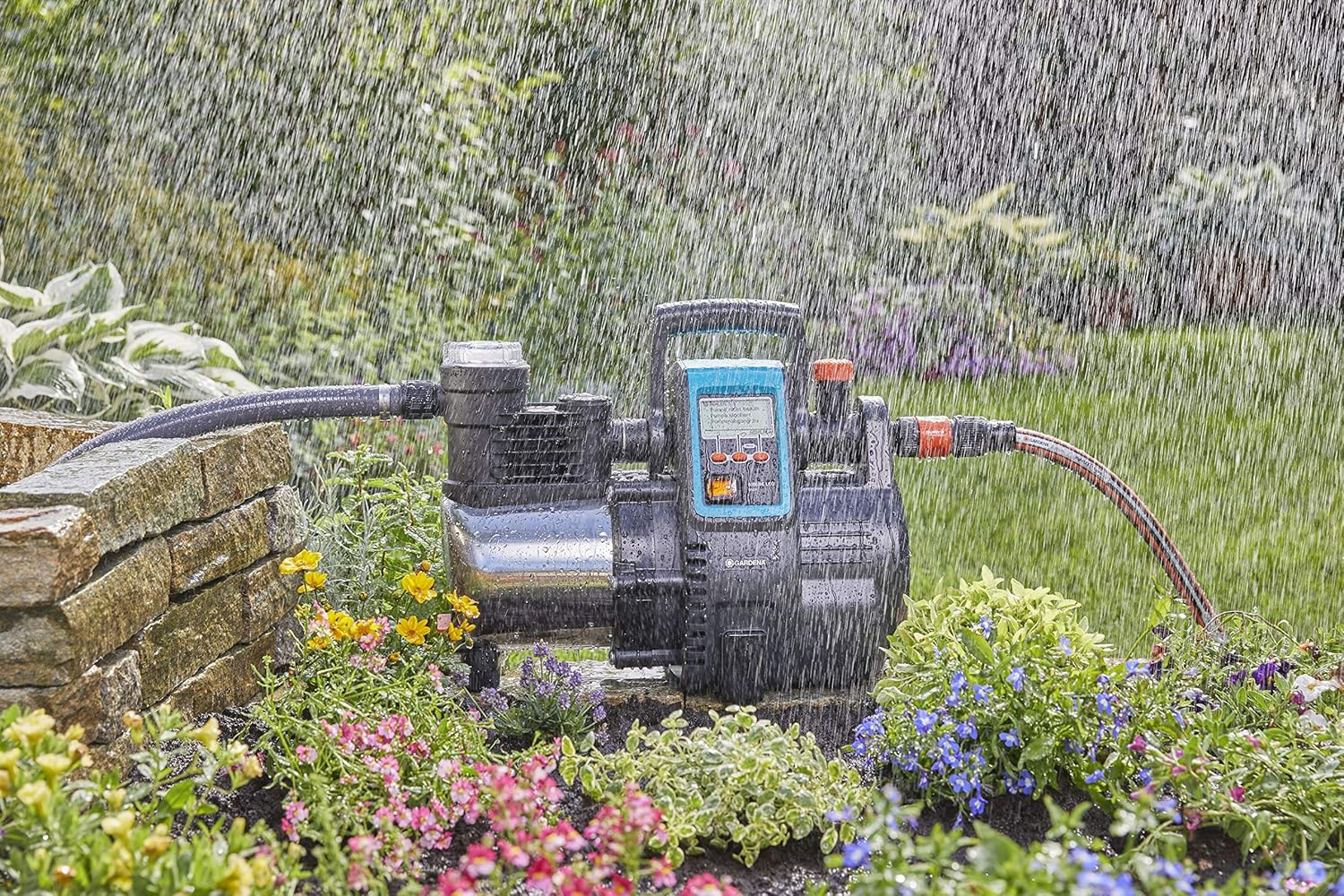 Gardena Premium Hauswasserautomat 6000/6E LCD Inox: Hauswasserpumpe mit 6000 l/h Fördermenge, 1300 W Motor, mit LC-Display, Pumpengehäuse aus rostfreiem hochwertigem Edelstahl (1760-20)
