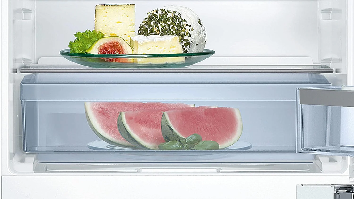 Bosch KUL15AFF0 Serie 6 onderbouwkoelkast, 82 x 60 cm nismaat, 123 L, vlakke scharnieren, Made in Germany, LED-verlichting gelijkmatige verlichting, MultiBox bewaren van groenten en fruit