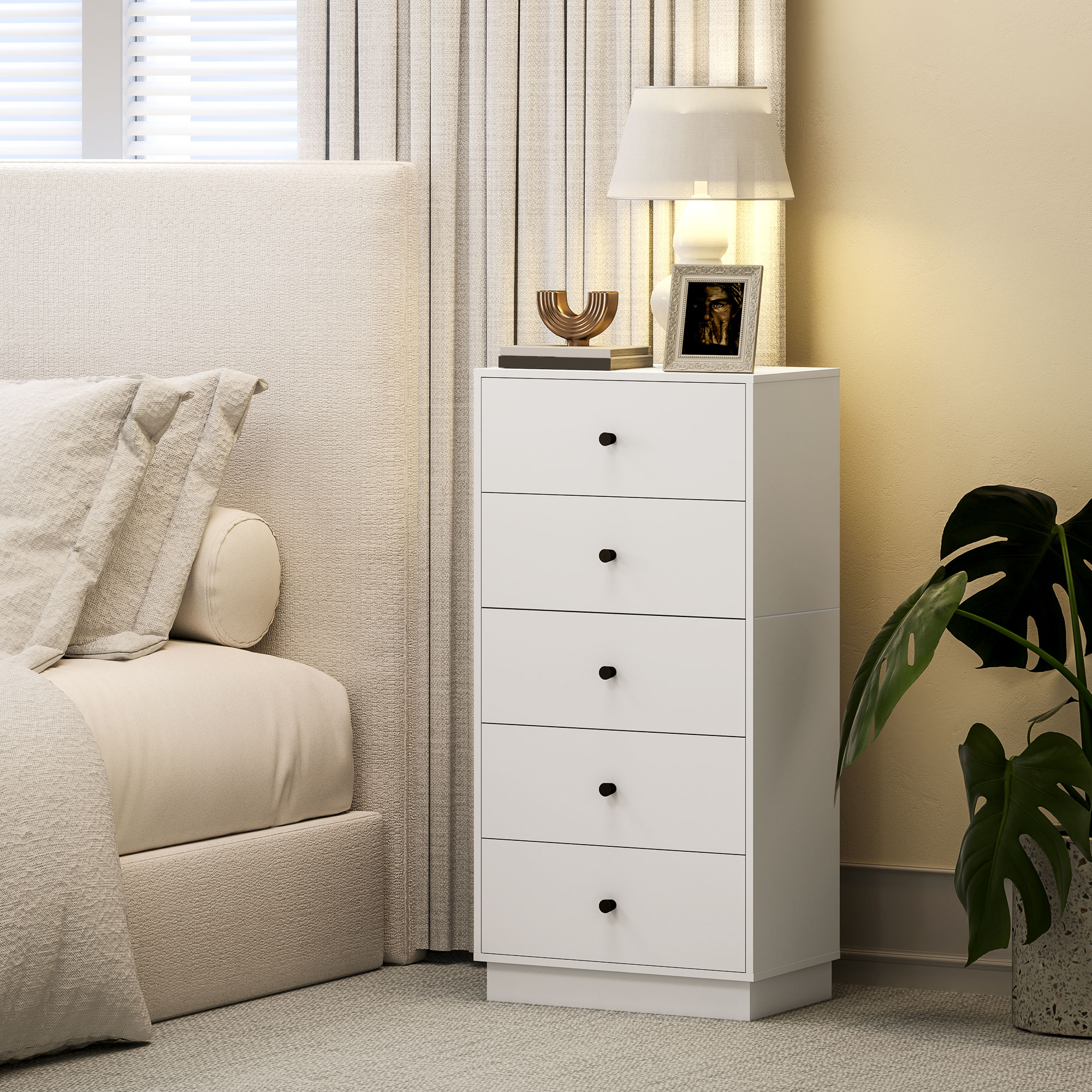 HOMCOM Kommode mit 5 Schubladen für das moderne und platzsparende Schlafzimmer, 47x29x95 cm, Weiß