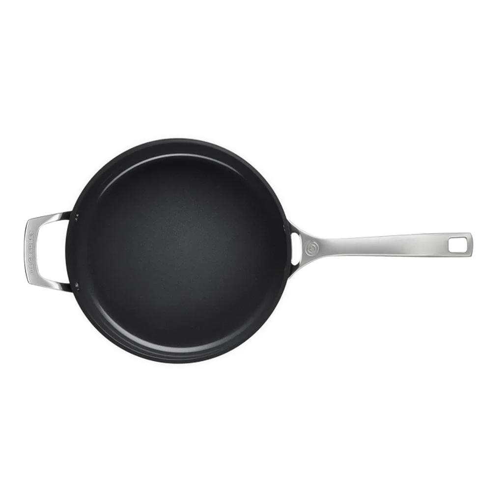 2025 Le Creuset - Cazo Antiadherente Essential 26 cm