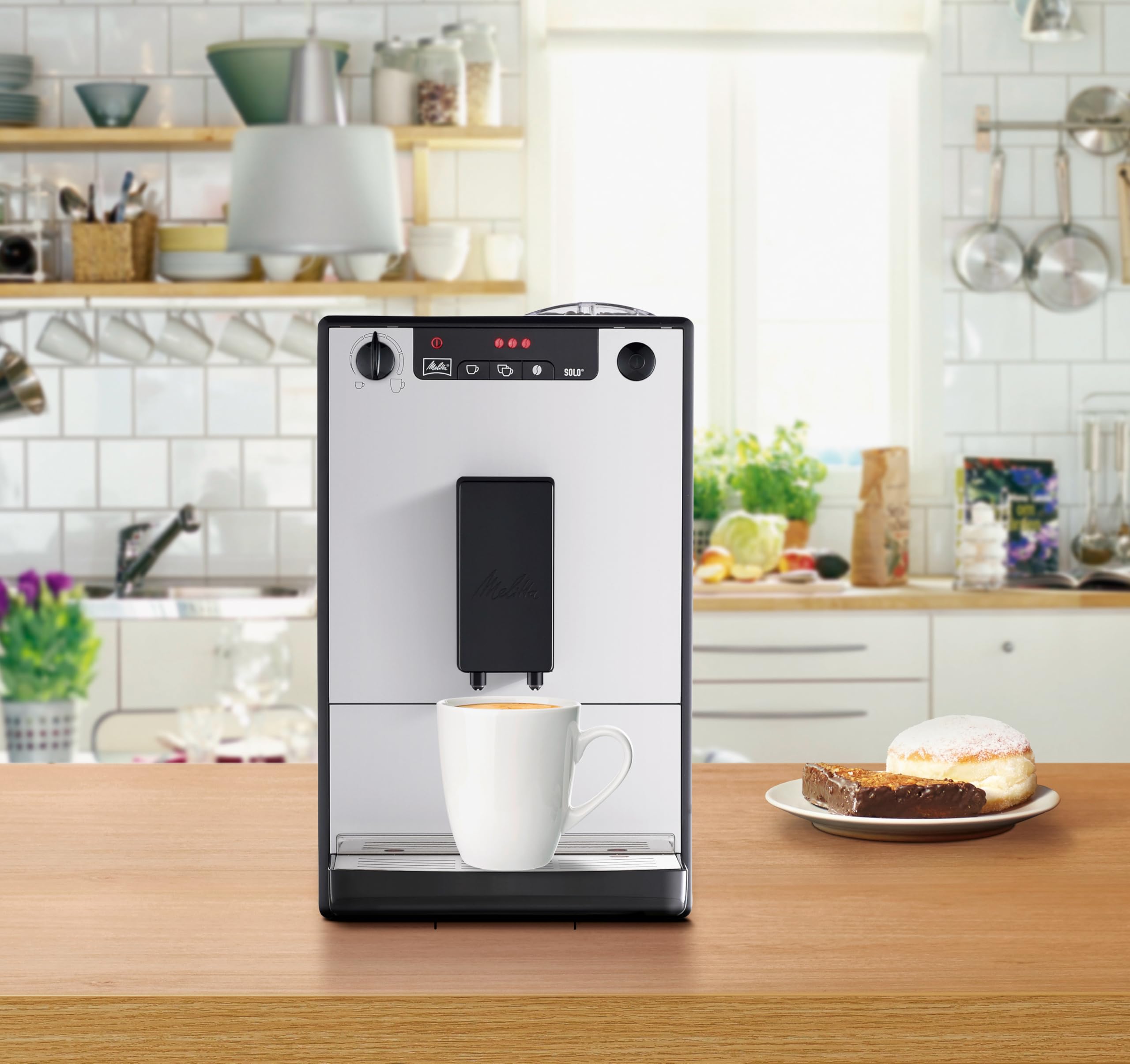Kaffeevollautomat Solo Pure Silver E950-666 1,2 l 1400 W 3 Intensitätseinstellungen 125 g Bohnenbehälter 5 Mahlgrade integrierte Kaffeemühle