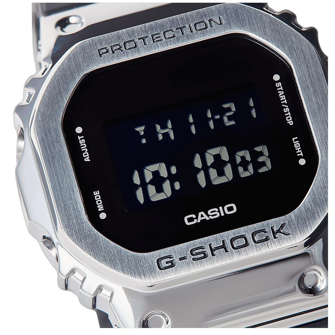 Orologio G-Shock GM-5600U-1ER Metal in resina e acciaio