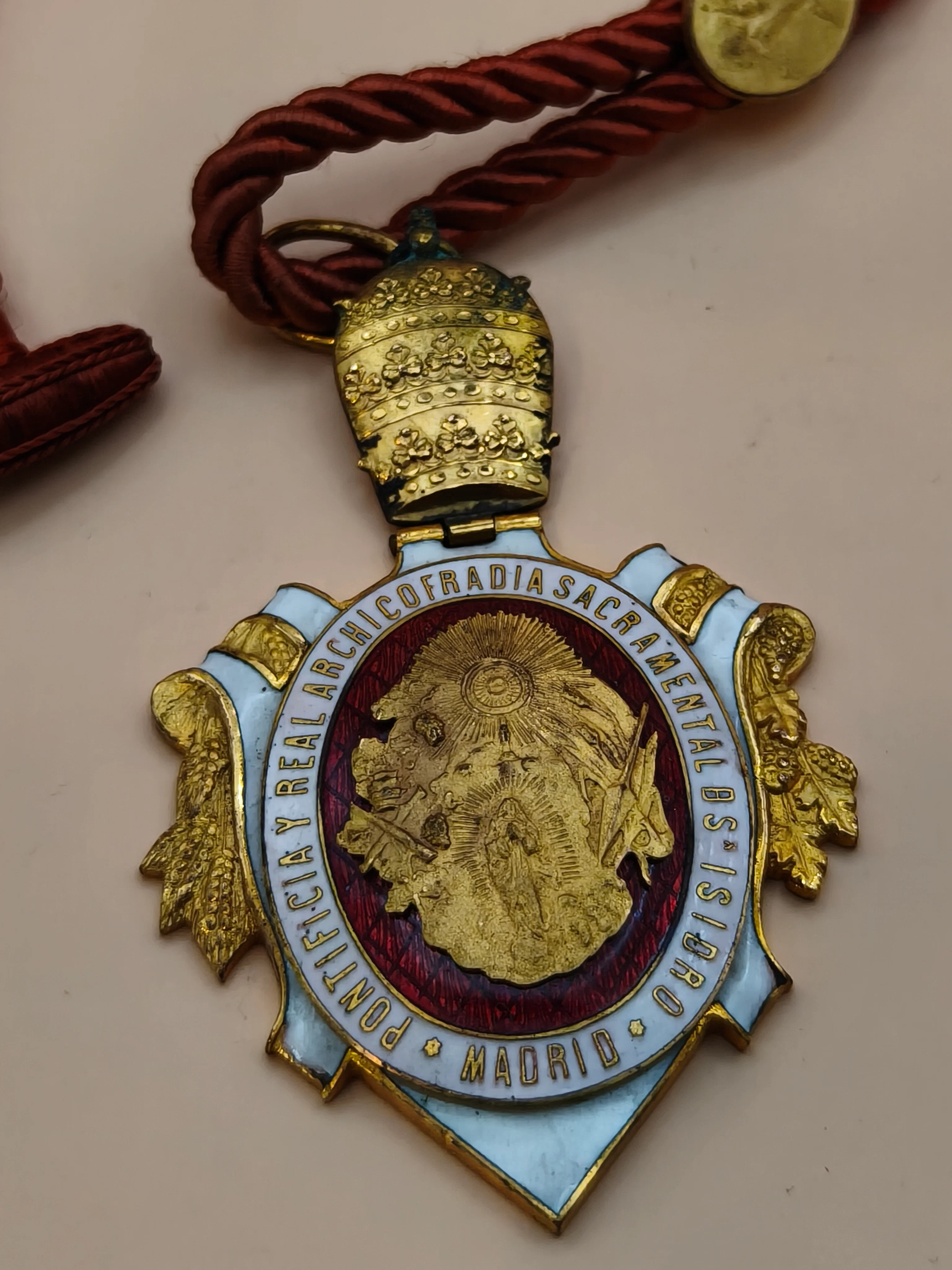 Medalla arzobispado de Madrid.