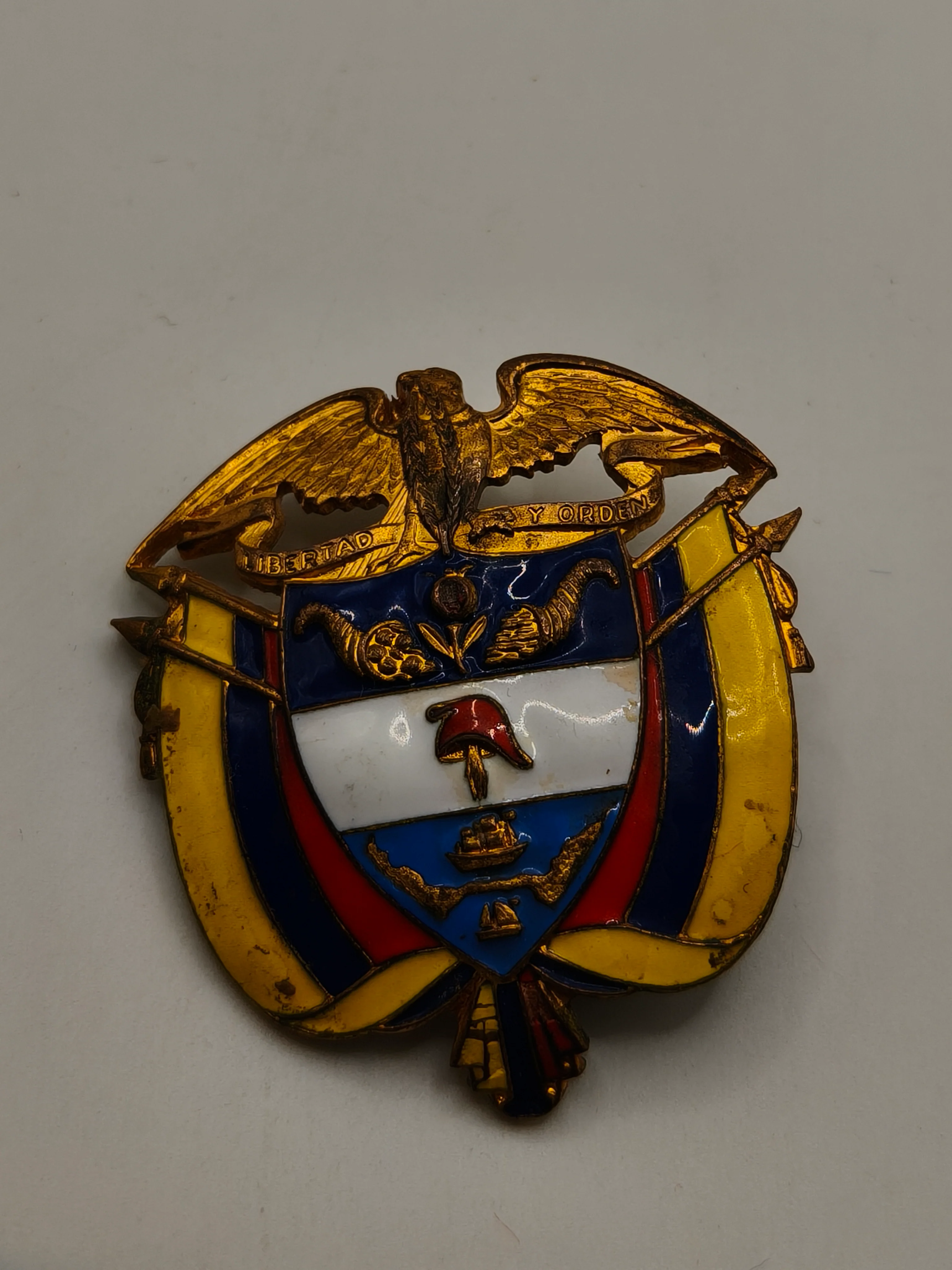 Insignia esmaltada de Ecuador
