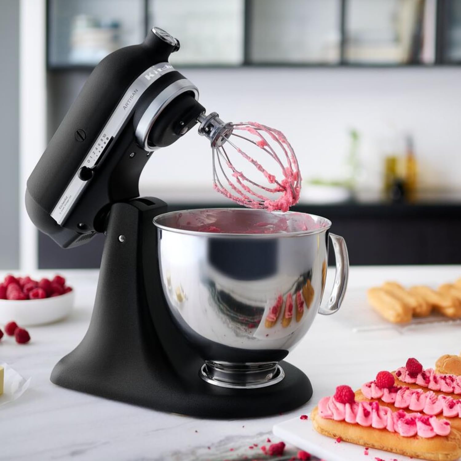 KitchenAid Küchenmaschine I Artisan I Kippbarem Food Processor I Teigknetmaschine mit 5 Zubehör | 2 Schüsseln aus Edelstahl | 4.8 L | Schwarz