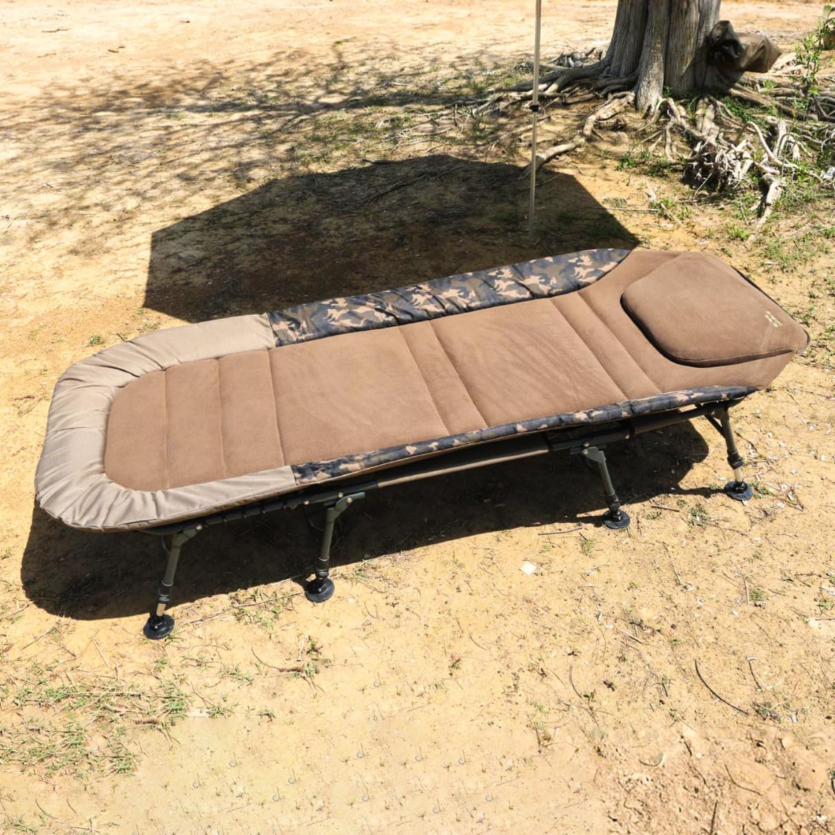 MK-Angelsport Anglerliege XL bis 150kg Fort Knox Karpfenliege X-Pro Camo Angelliege Bedchair Gartenliege Liege 8-Bein Gästebett Camping Olivgrün