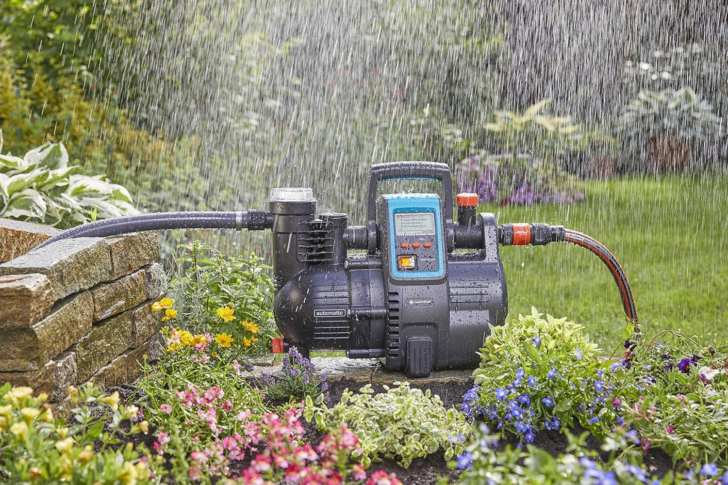 Gardena Comfort Hauswasserautomat 5000/5E LCD: Hauswasserpumpe mit LC-Display, energiesparend, Fördermenge 5000 l/h, 1300W Motor mit Thermoschutzschalter, Trockenlaufsicherung (1759-20)