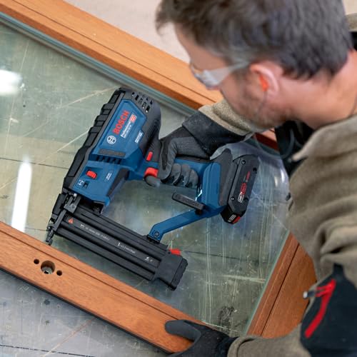 Bosch Professional 18V System Chiod. legno GNH 18V 50 M (modalità azion. sing./ripetizione, idonea per chiodi: 16 54 mm, 18 ga (1,2 mm) e angolo di inclinazione di 0°, senza batterie e caricabatteria) : Amazon.it: Fai da te